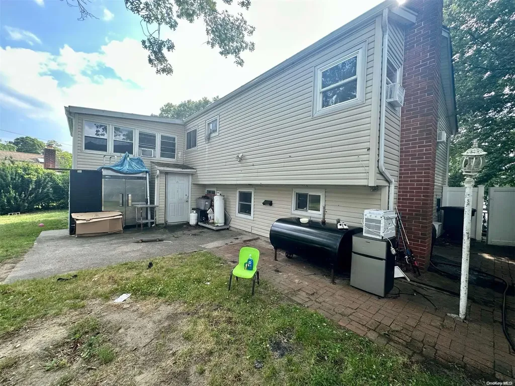 3 Bart Drive Selden NY 11784