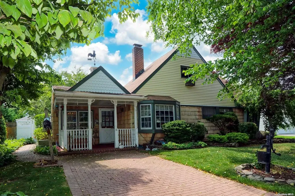 6 Picture Lane Hicksville NY 11801