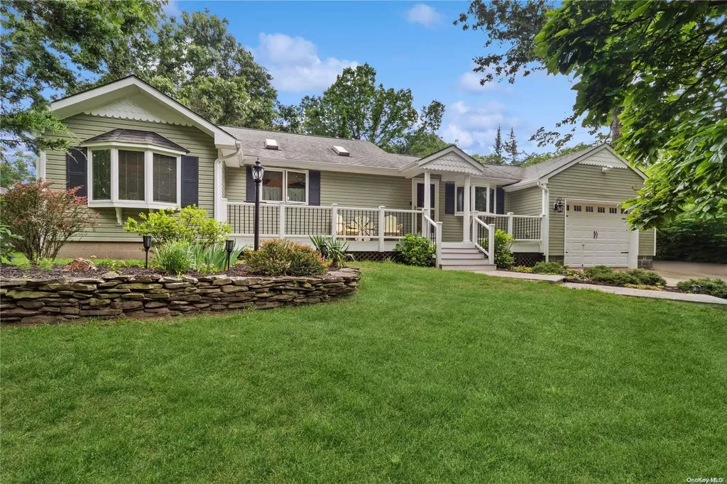 6 Community Road Coram NY 11727
