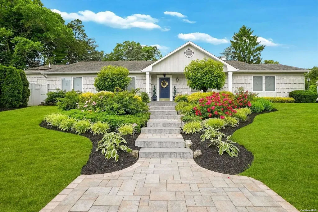63 Stonehurst Lane Dix Hills NY 11746