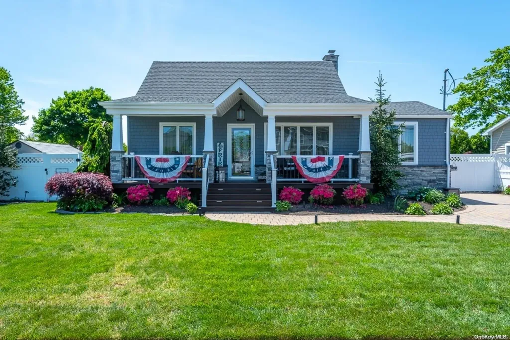 66 Alice Road West Islip NY 11795