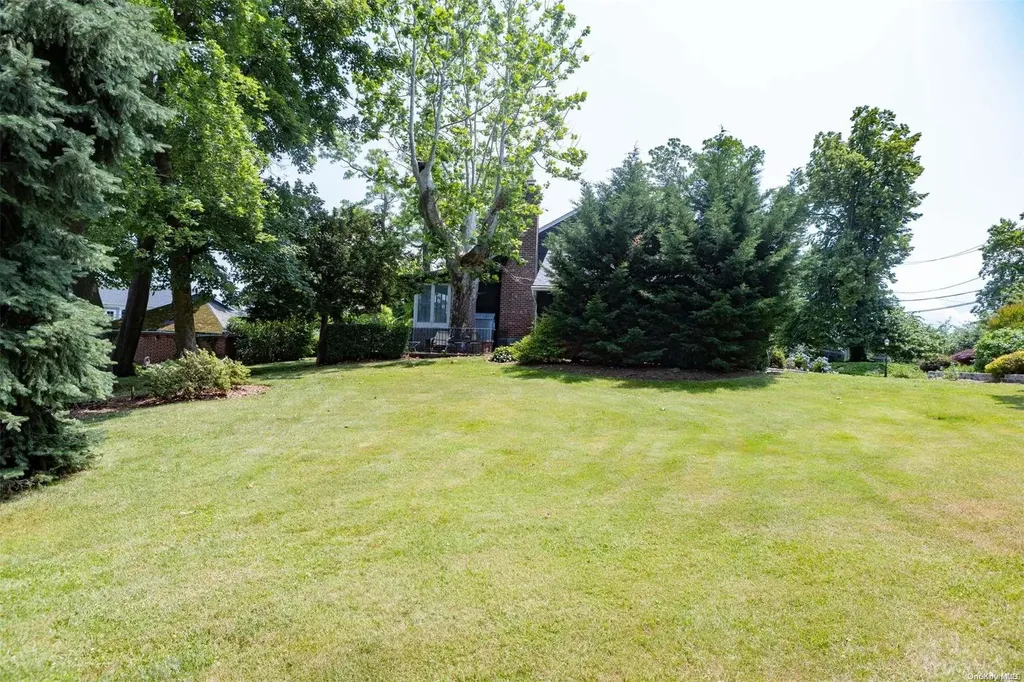 2 Mansion Drive Glen Cove NY 11542