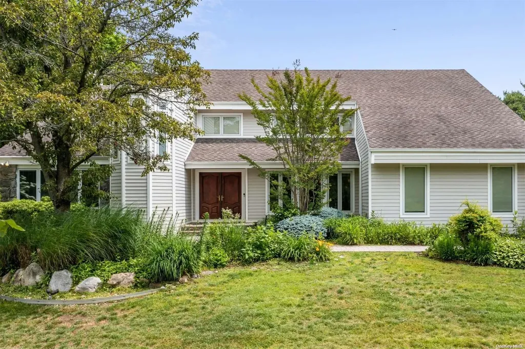 29 Swarthmore Lane Dix Hills NY 11746