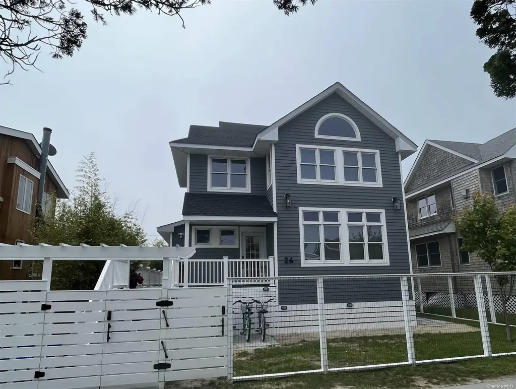 24 Bungalow Walk Ocean Beach NY 11770