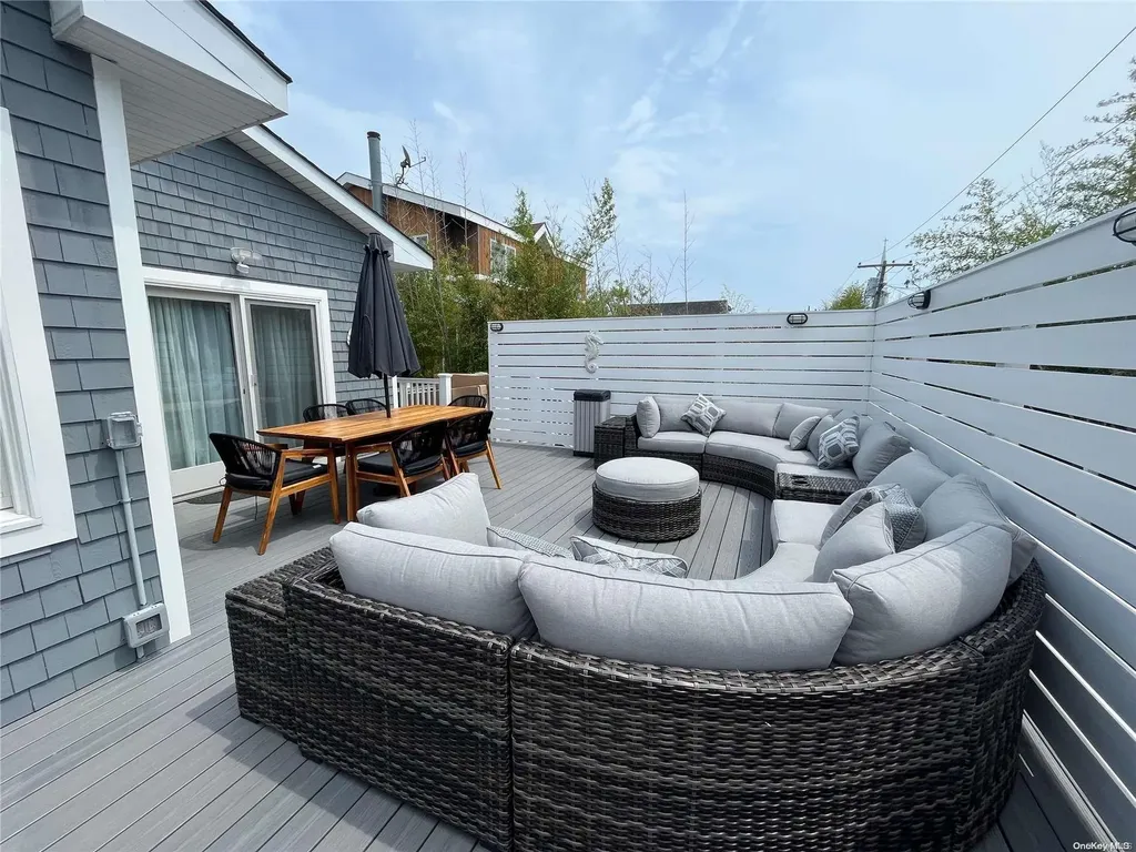 24 Bungalow Walk Ocean Beach NY 11770