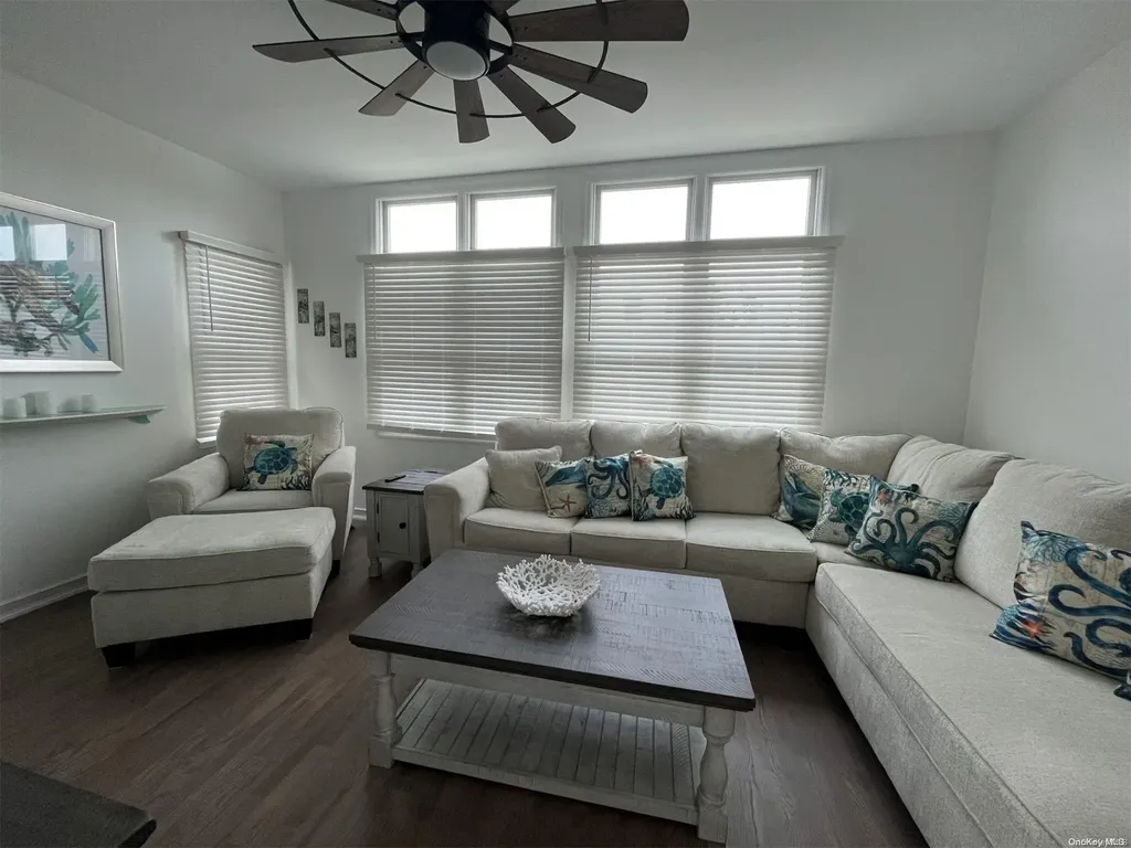 24 Bungalow Walk Ocean Beach NY 11770