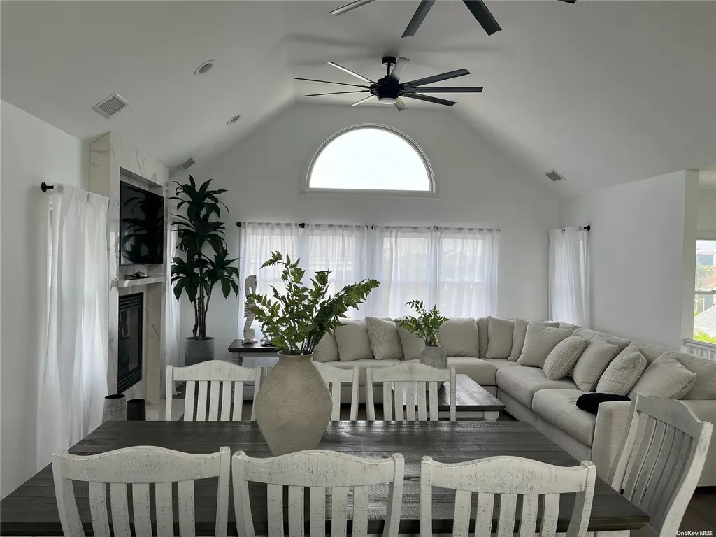 24 Bungalow Walk Ocean Beach NY 11770