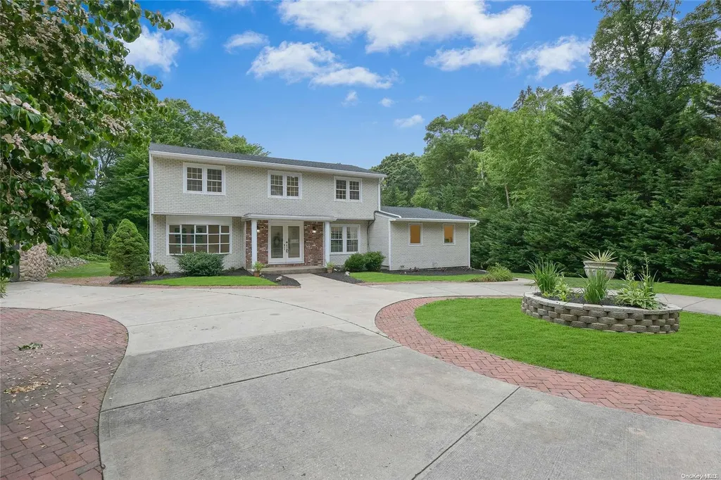 73 Kendrick Lane Dix Hills NY 11746