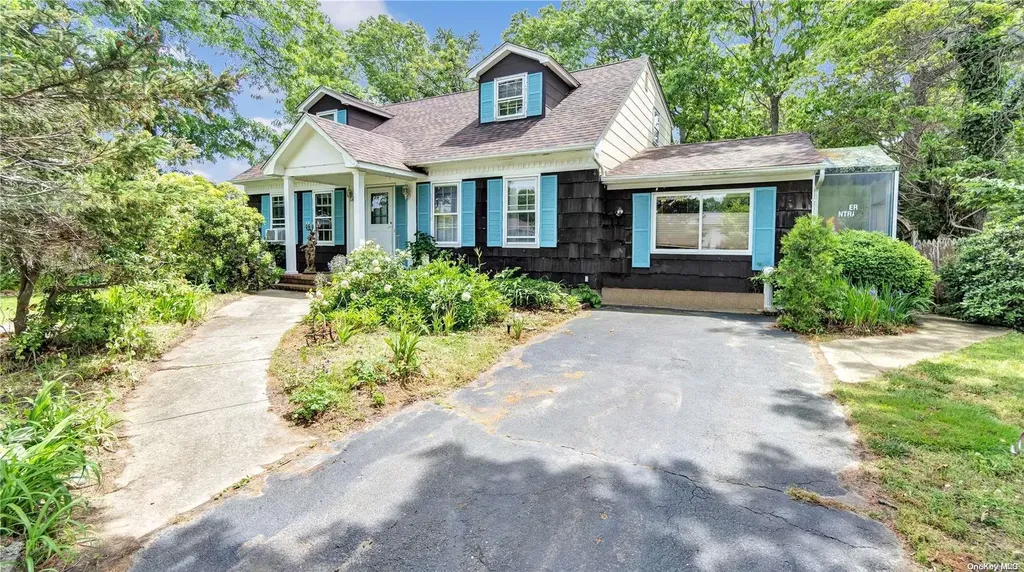 42 Ranch Drive Shirley NY 11967