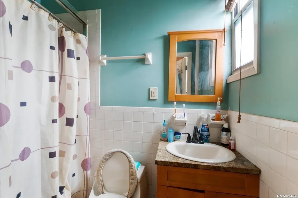 74-51 64th Place Glendale NY 11385