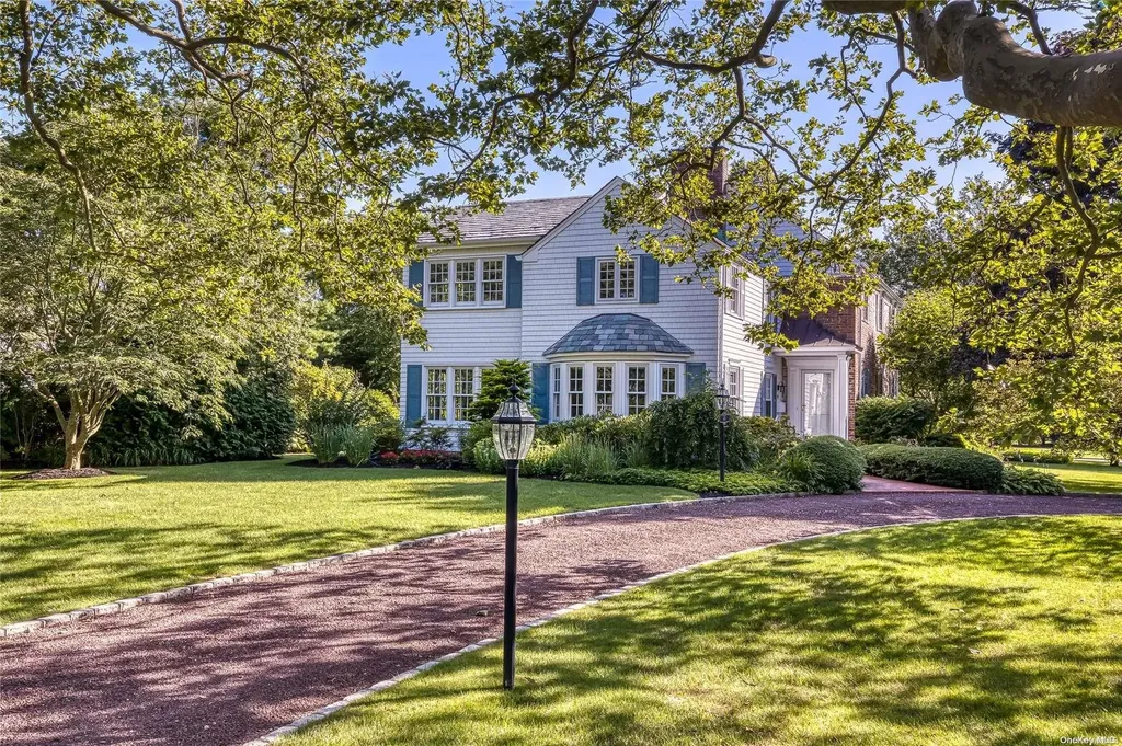 40 Lawrence Lane Bay Shore NY 11706