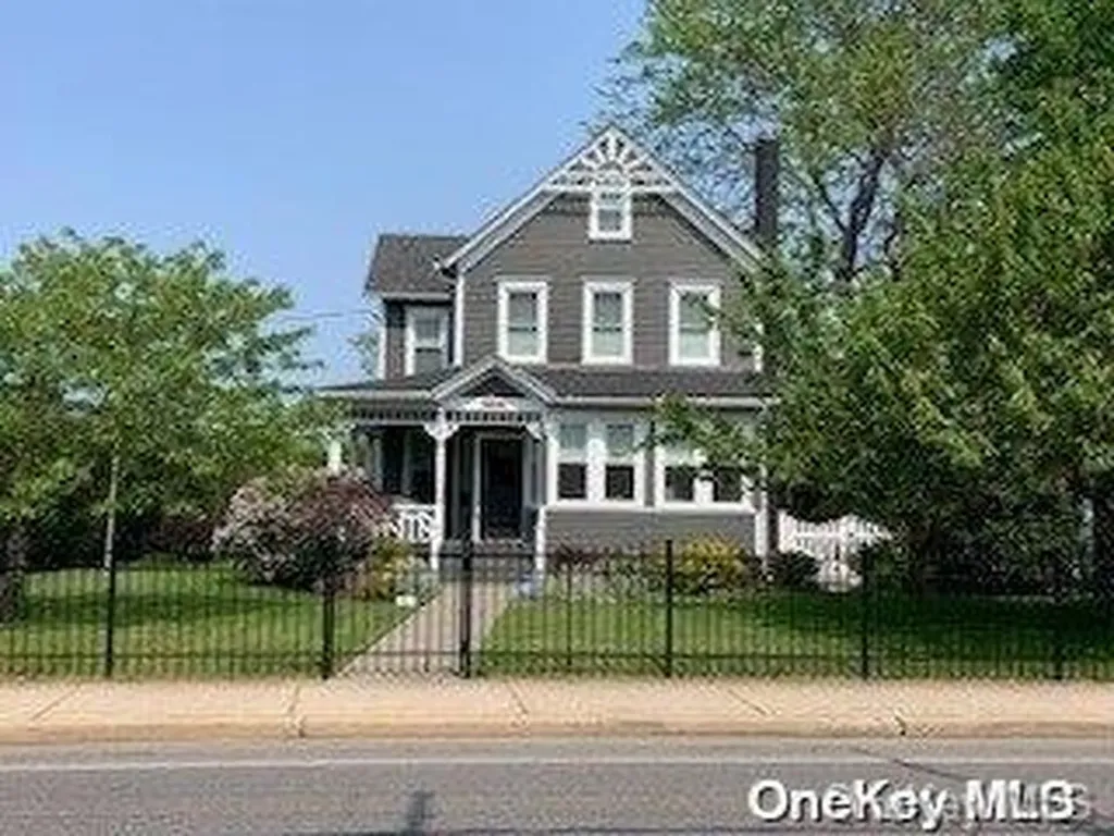 411 South Ocean Avenue Patchogue NY 11772