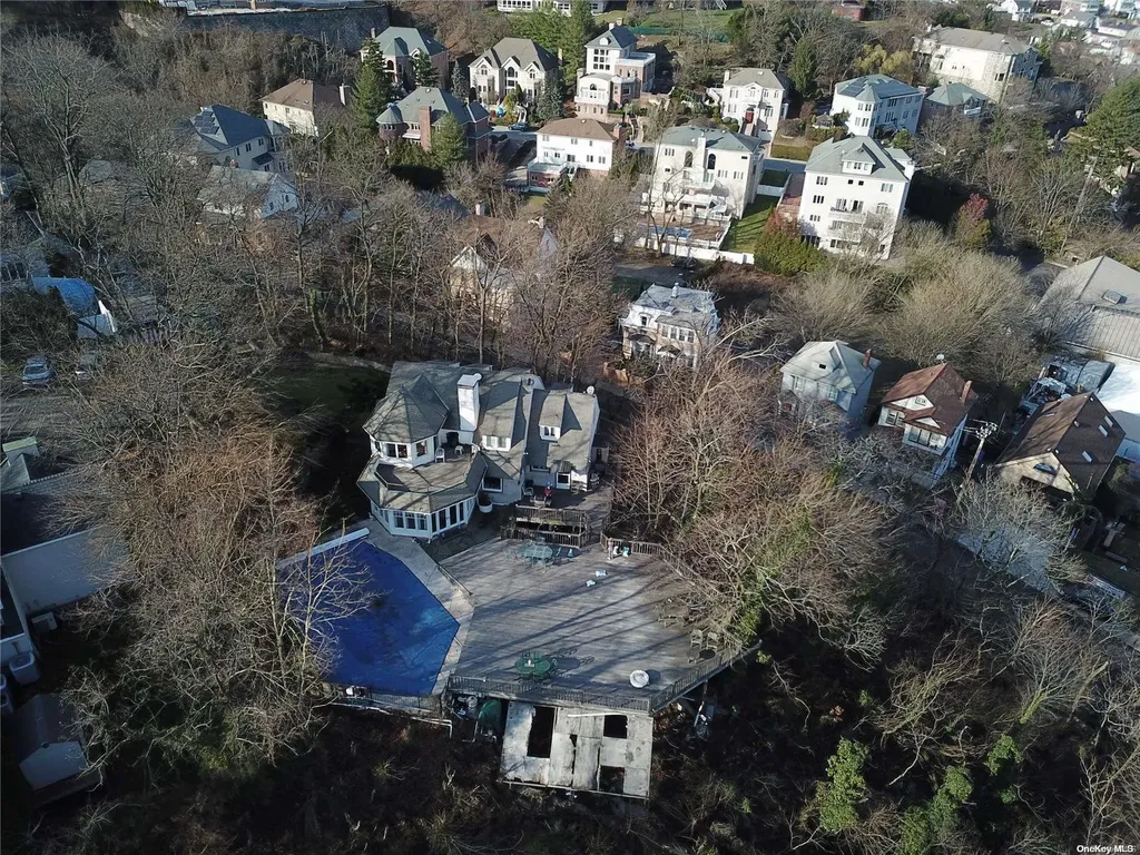 45 East Loop Road Staten Island NY 10304