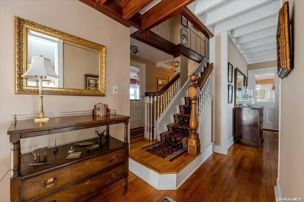 45 East Loop Road Staten Island NY 10304