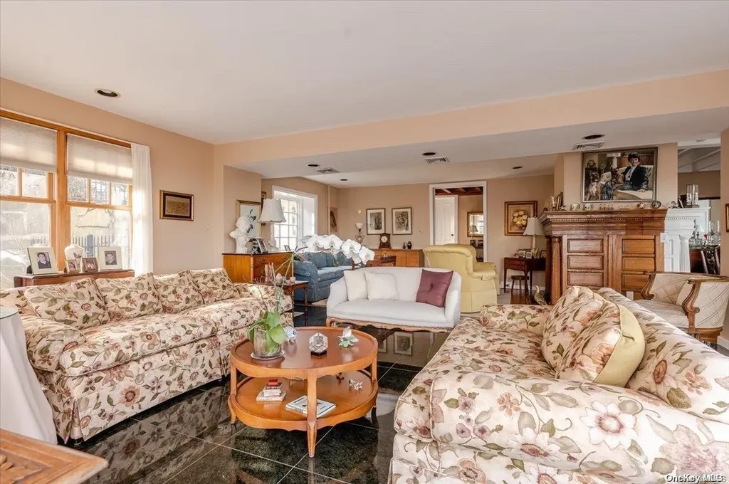 45 East Loop Road Staten Island NY 10304