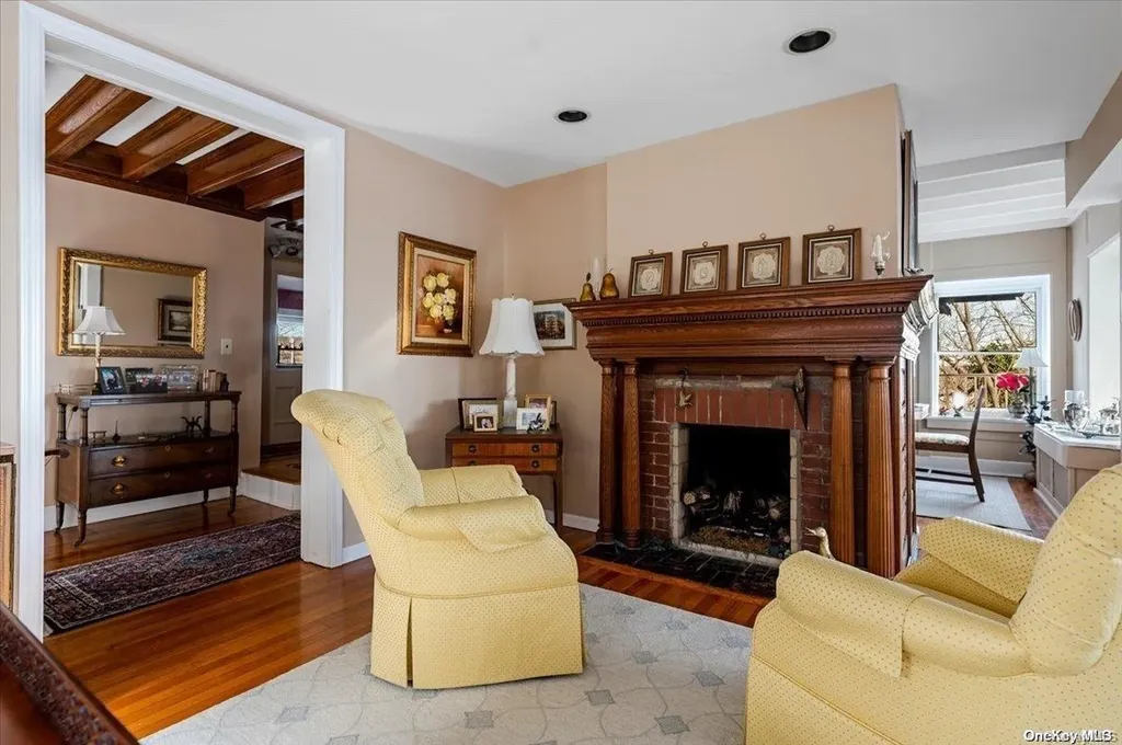 45 East Loop Road Staten Island NY 10304