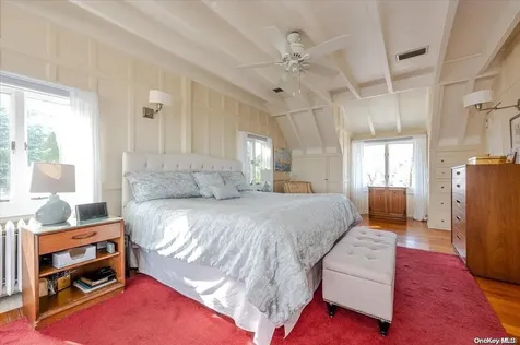 45 East Loop Road Staten Island NY 10304