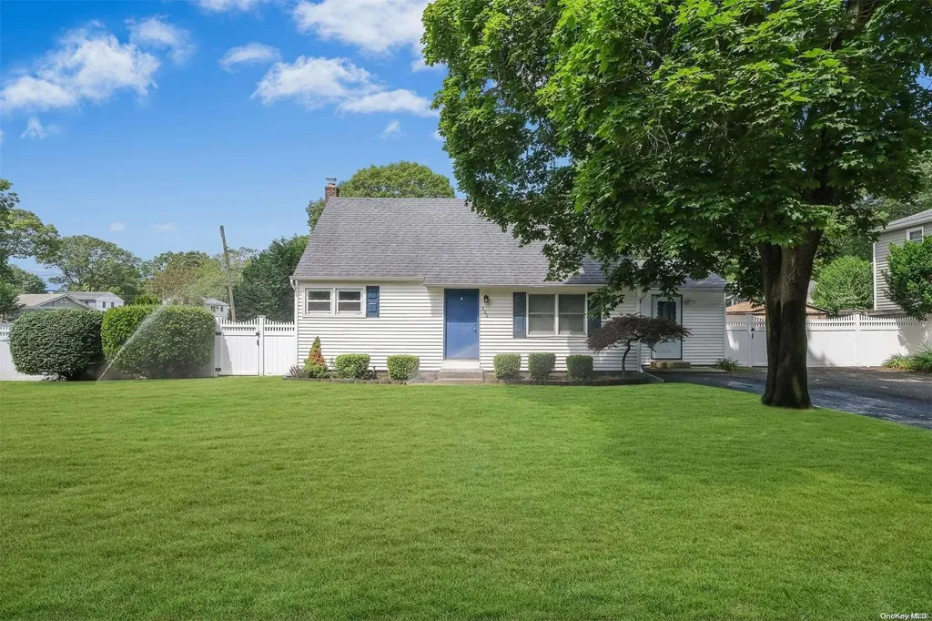 200 Cranford Boulevard Mastic NY 11950