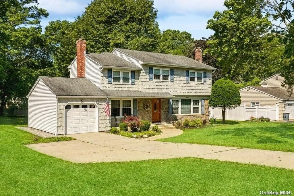 12 Thrush Drive Smithtown NY 11787