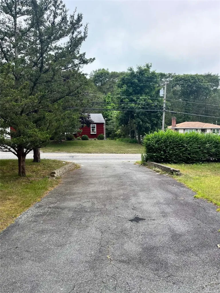 2000 Cox Neck Road Mattituck NY 11952