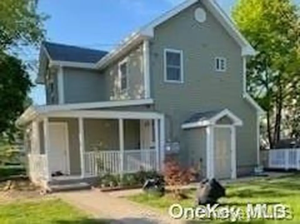 36 Amity Street Patchogue NY 11772