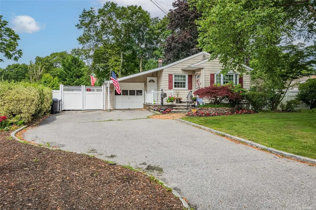 1204 Howells Road Bay Shore NY 11706