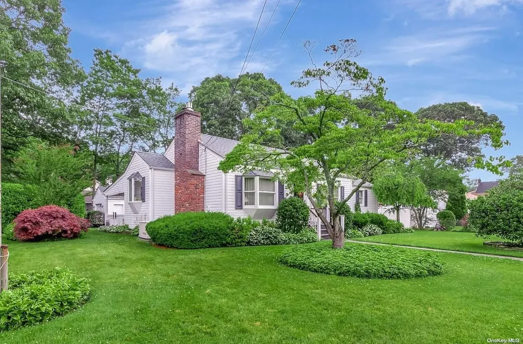 207 5th Street Saint James NY 11780