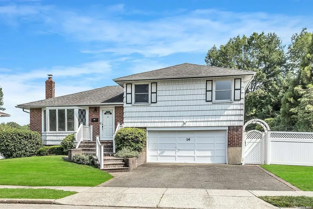 14 Wayland Road Plainview NY 11803