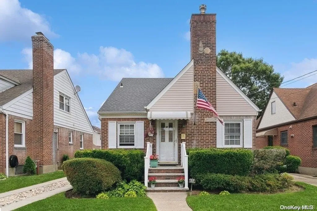 51 Midwood Street Valley Stream NY 11580