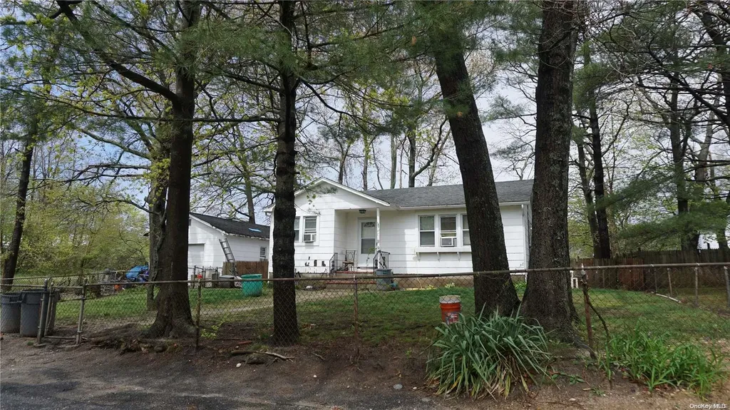 15 Classon Avenue Mastic NY 11950