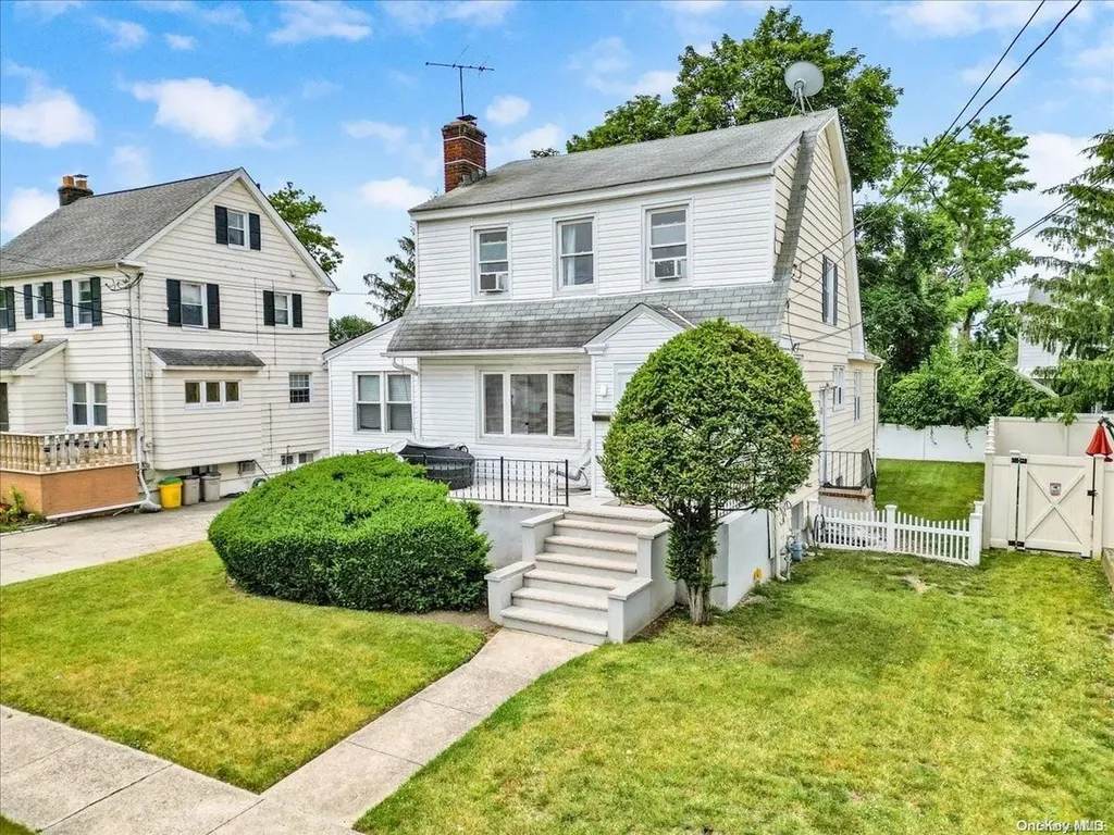 347 Hewlett Parkway Hewlett NY 11557