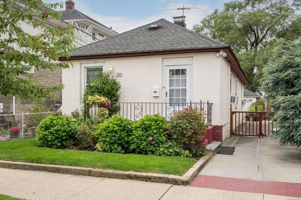 563 Magnolia Boulevard Long Beach NY 11561