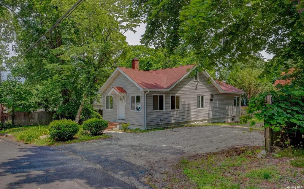 33 Brookhaven Drive Sound Beach NY 11789