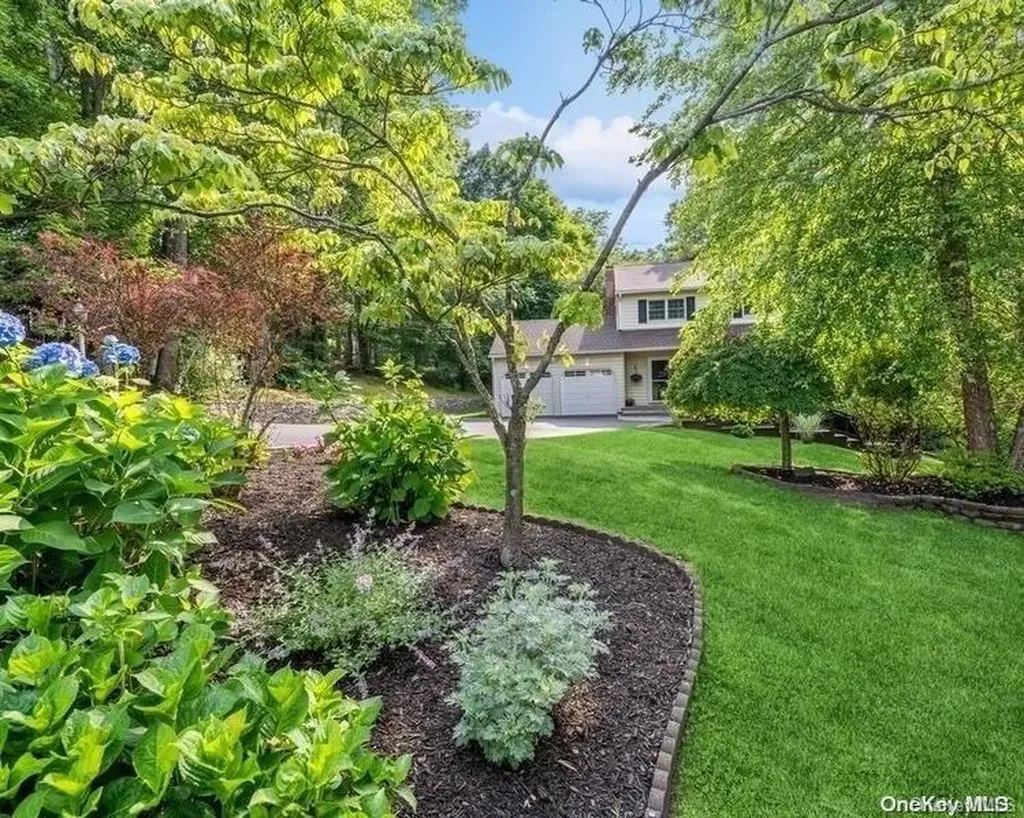4 Broadview Avenue Kings Park NY 11754