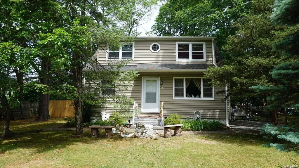 17 Classon Avenue Mastic NY 11950