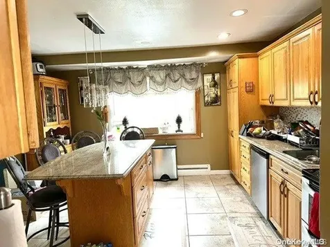 746 Vivian Court Baldwin NY 11510