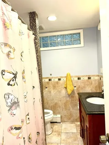 746 Vivian Court Baldwin NY 11510