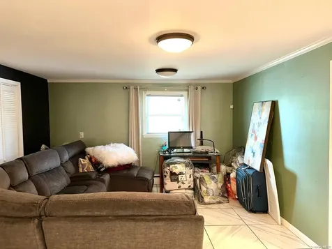 746 Vivian Court Baldwin NY 11510