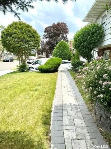 746 Vivian Court Baldwin NY 11510