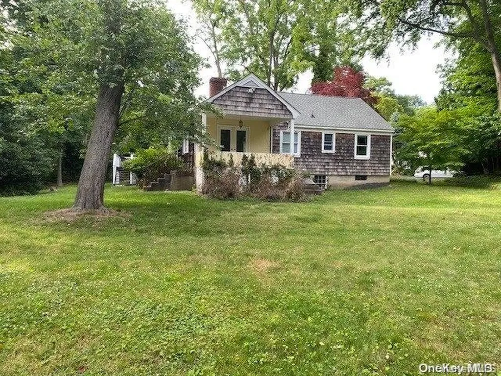6 Shipman Lane Stony Brook NY 11790