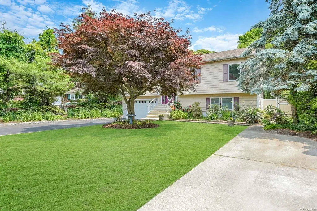 75 Bieselin Road Bellport NY 11713