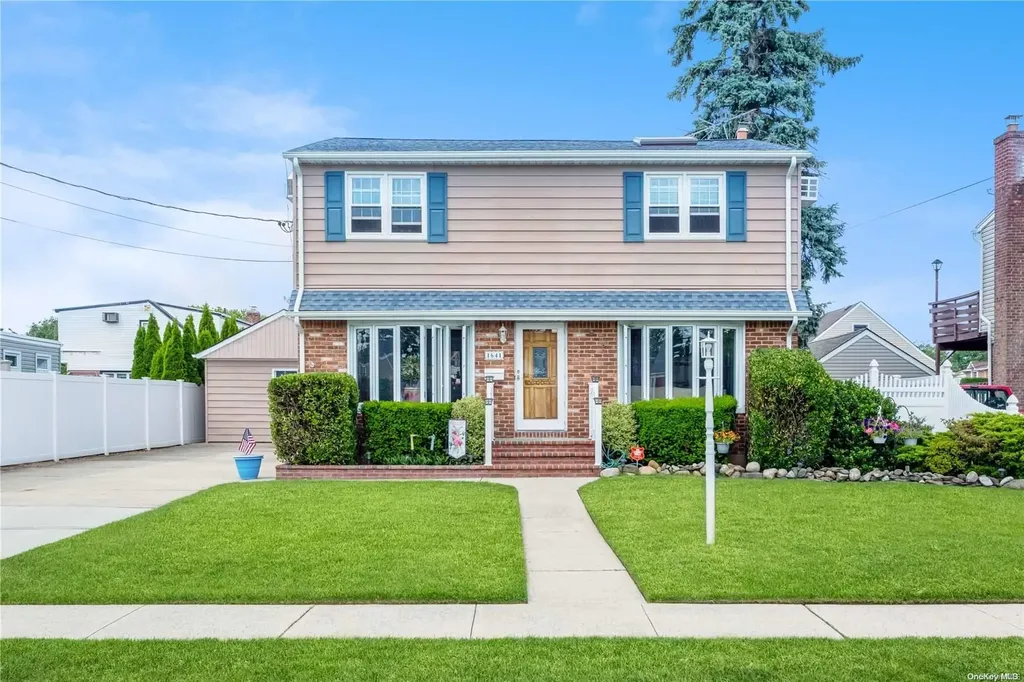 1641 Powers Avenue East Meadow NY 11554