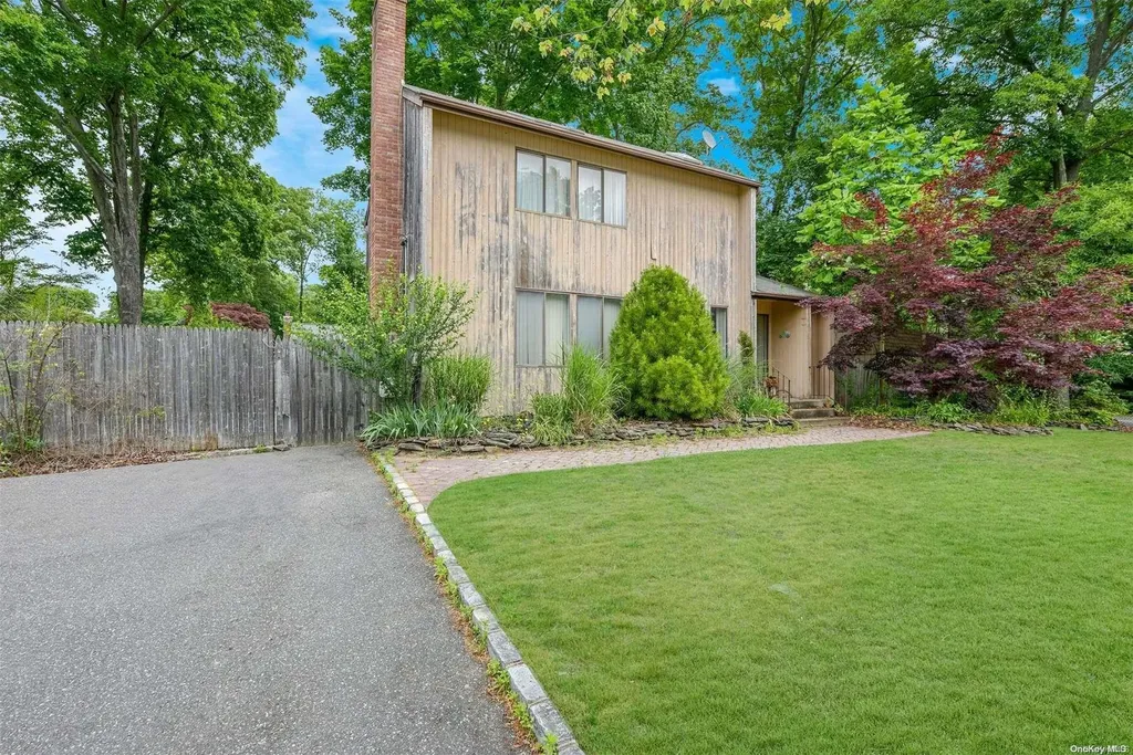 183 King Road Rocky Point NY 11778