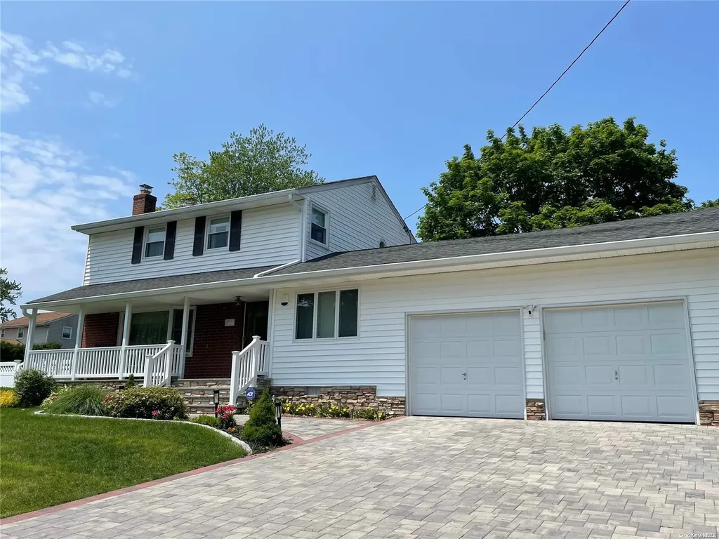 233 Tree Road Centereach NY 11720