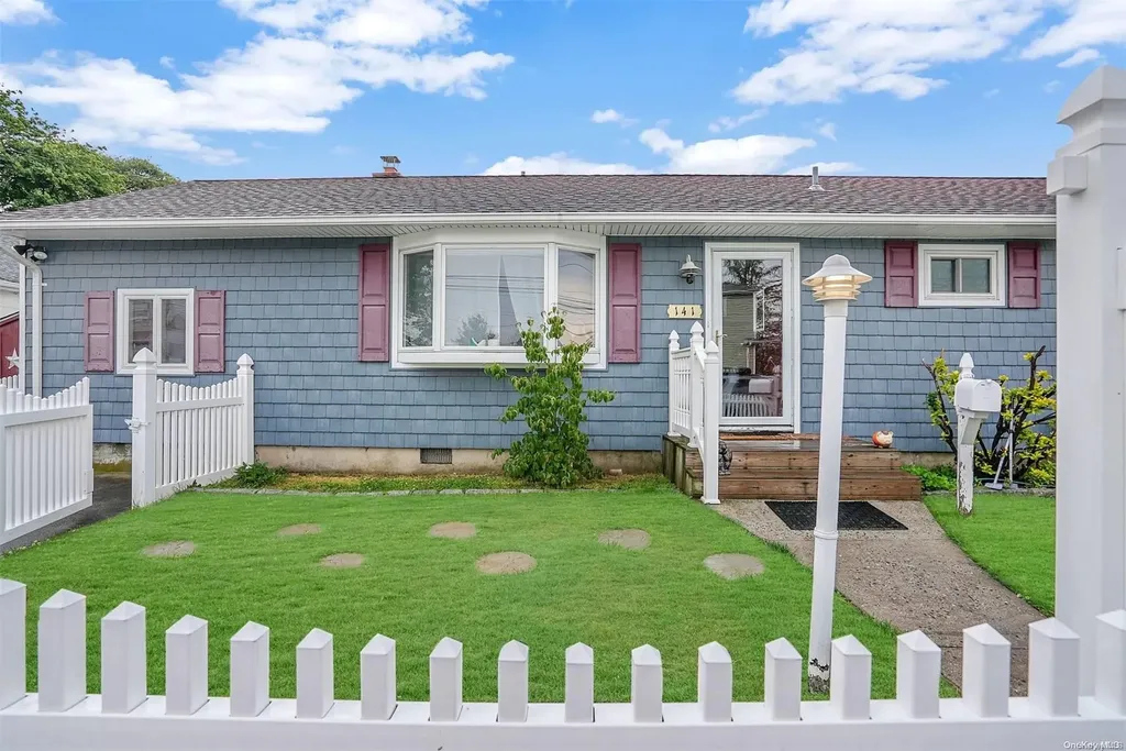 141 E Clearwater Road Lindenhurst NY 11757