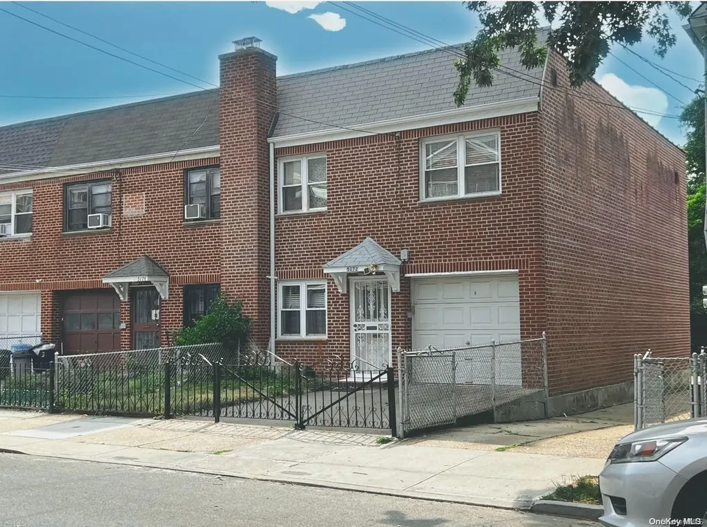 5172 Codwise Place Elmhurst NY 11373