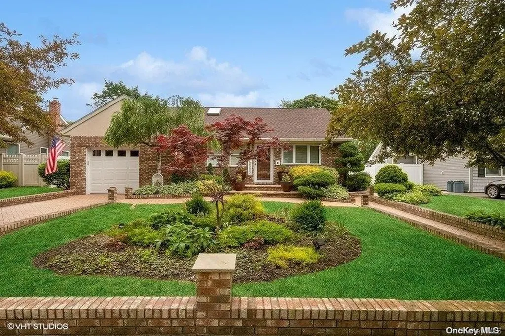 1243 Hawthorne Drive W Wantagh NY 11793