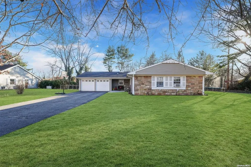 344 Oxhead Road Stony Brook NY 11790