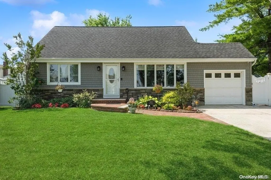 283 Evans Avenue Oceanside NY 11572