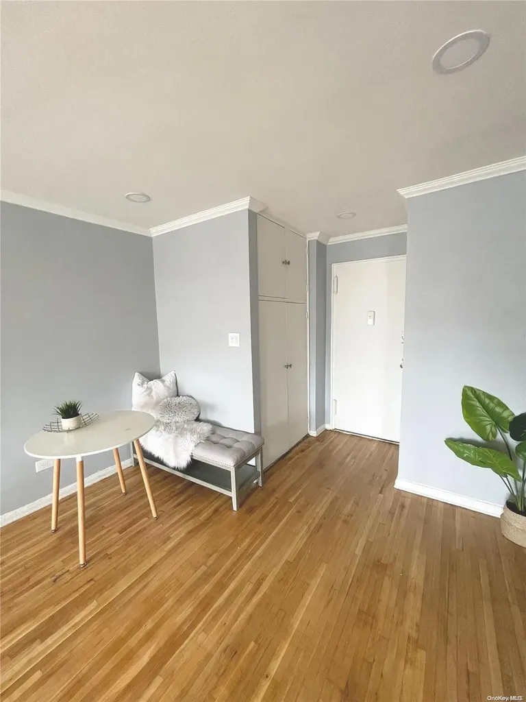 720 E31st Brooklyn NY 11210